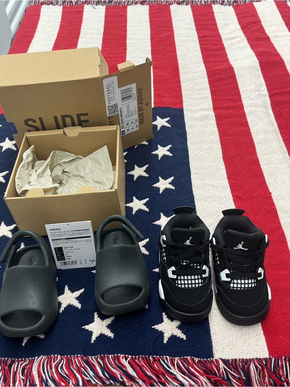 adidas Yeezy Kids Black Slide Sandals with Jordan 4 Sneaker Bundle Size 5c